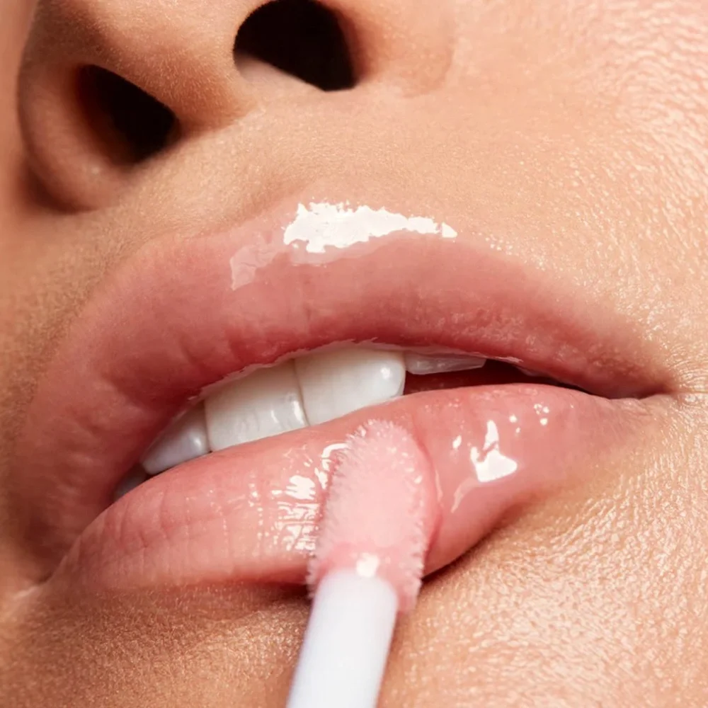 SAIE GLOSSYBOUNCE™ HIGH-SHINE HYDRATING LIP GLOSS OIL KISS